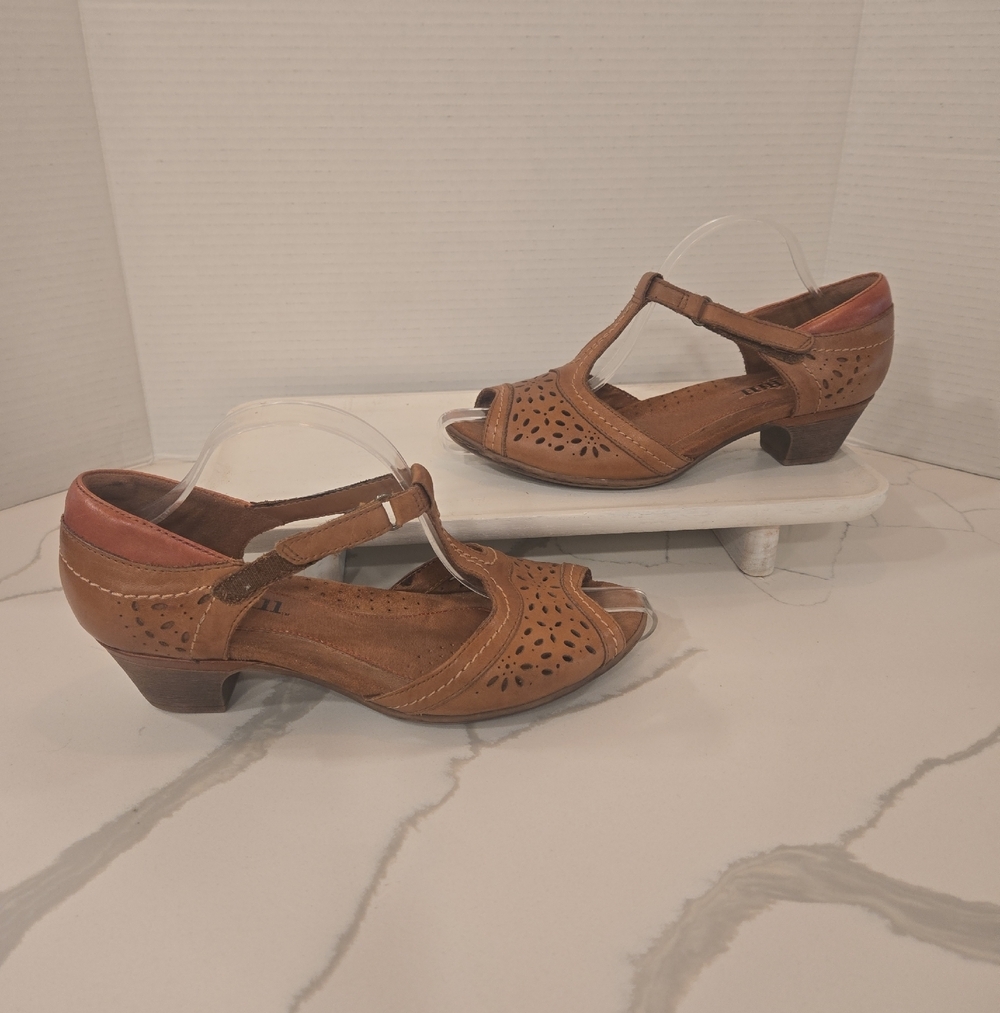 Cobb Hill Leather Eyelet Open Toe Mary Jane Kitten Heel Sandals Boho Brown 8.5 - Picture 2 of 8